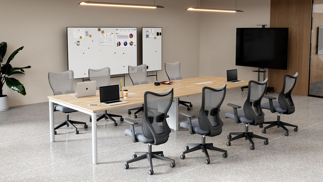 Silla de oficina giratoria ajustable con reposabrazos para sala de conferencias del personal Diseño de malla de espalda media