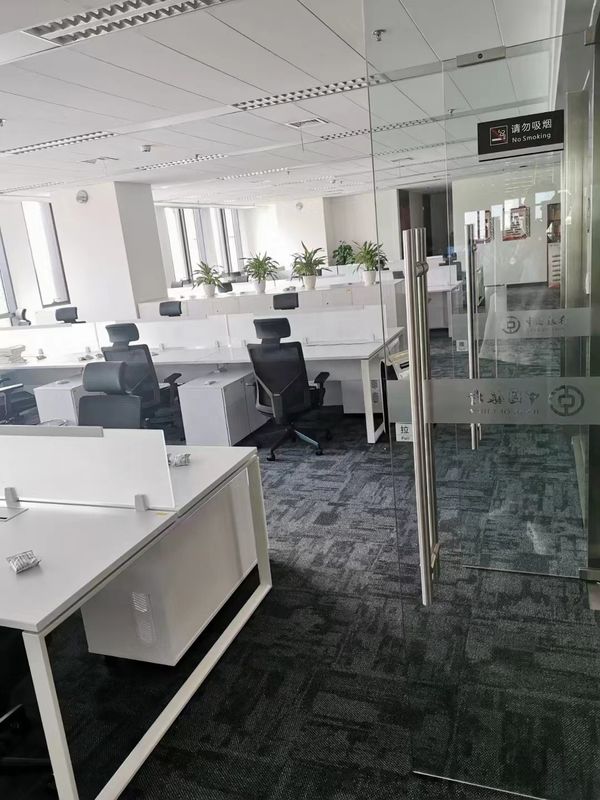 Silla reclinable giratorio con malla cómoda y ergonómica para oficina o computadora moderna