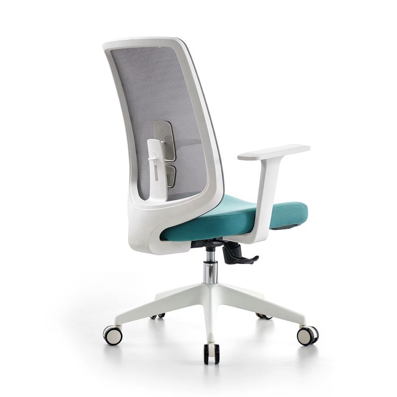 Silla de oficina ejecutiva con diseño de malla giratoria y alto respaldo