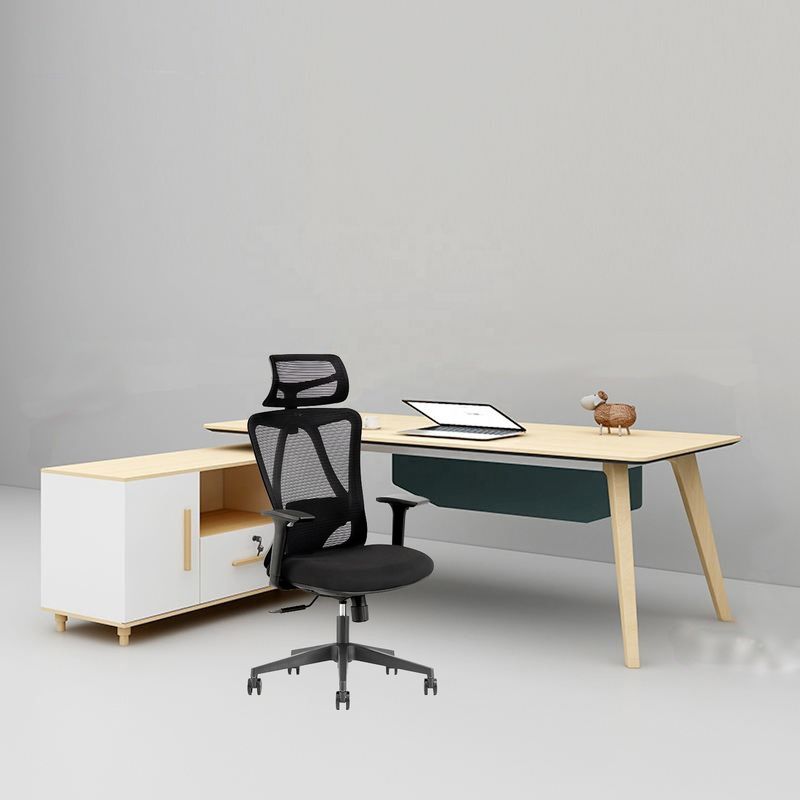 Silla giratoria ajustable con asiento cómodo y reposabrazos 3D